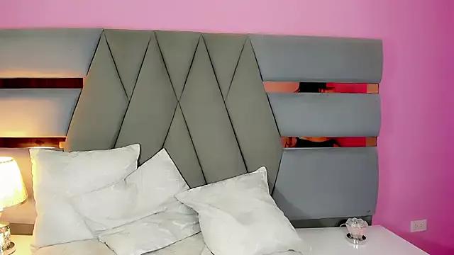 samantha_brucess from StripChat