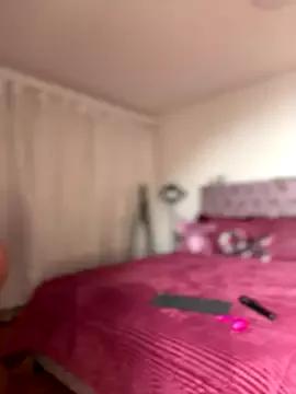 Samantha_e2 from StripChat