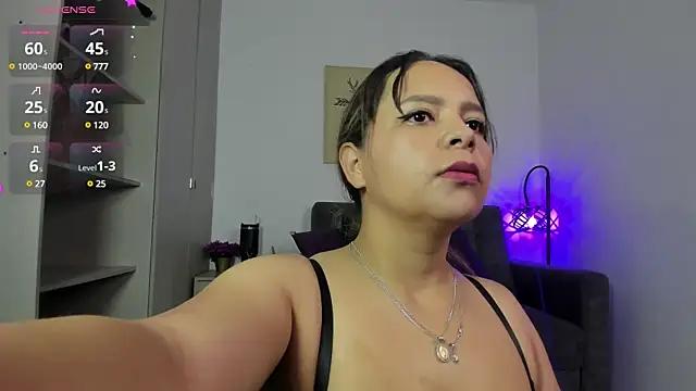 samantha_hot20 from StripChat