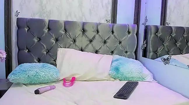 Explore our live girls sluts from our Custom and Multi clubs and checkout exclusive access to highly interactive content, such as shape, hair, titties, pussy type and many more.