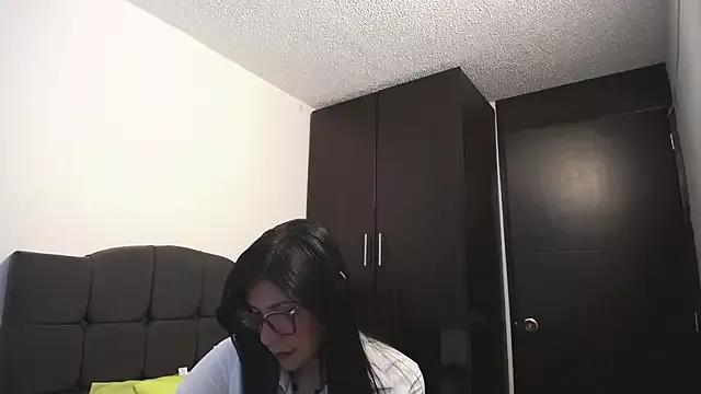 Explore our live girls sluts from our Custom and Multi clubs and checkout exclusive access to highly interactive content, such as shape, hair, titties, pussy type and many more.