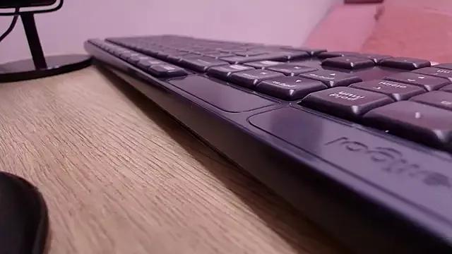 samantha_sw from StripChat