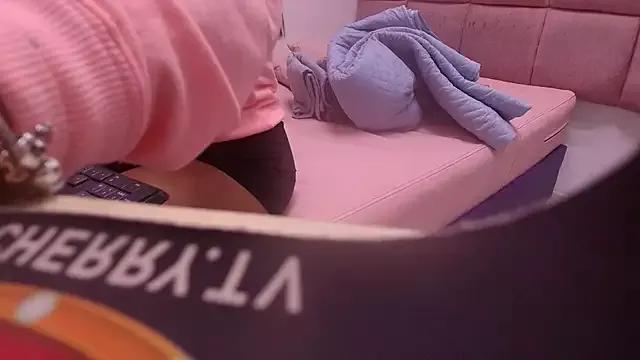 samantha_sw from StripChat