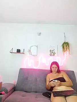 samanthaeliott22 from StripChat