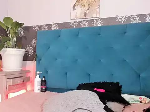 Explore our live girls sluts from our Custom and Multi clubs and checkout exclusive access to highly interactive content, such as shape, hair, titties, pussy type and many more.