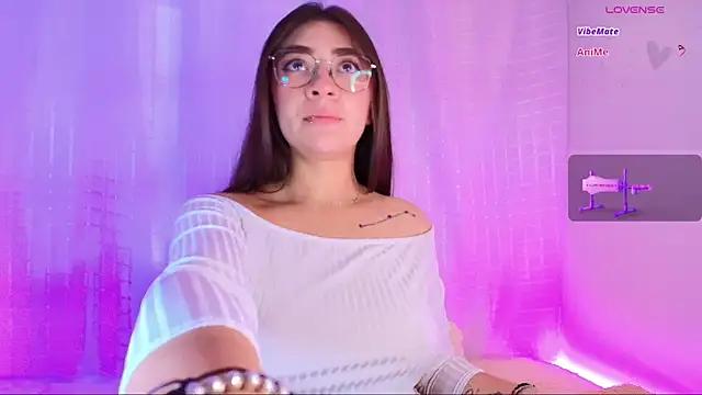 Explore our live girls sluts from our Custom and Multi clubs and checkout exclusive access to highly interactive content, such as shape, hair, titties, pussy type and many more.