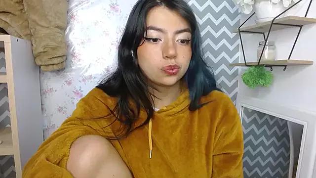 Explore our live girls sluts from our Custom and Multi clubs and checkout exclusive access to highly interactive content, such as shape, hair, titties, pussy type and many more.