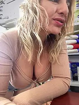 Explore our live girls sluts from our Custom and Multi clubs and checkout exclusive access to highly interactive content, such as shape, hair, titties, pussy type and many more.