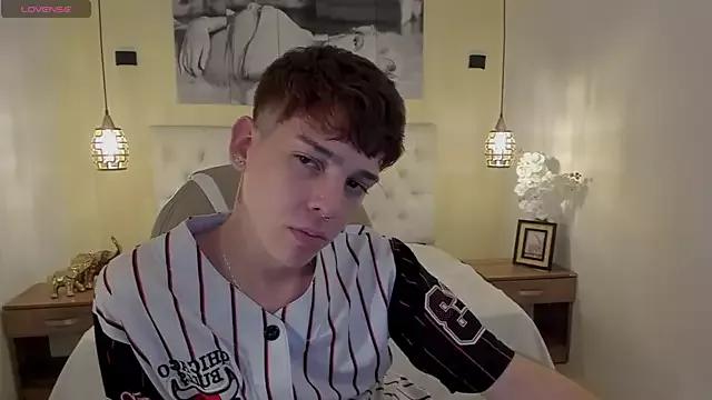 Samuelwest_ from StripChat is Freechat