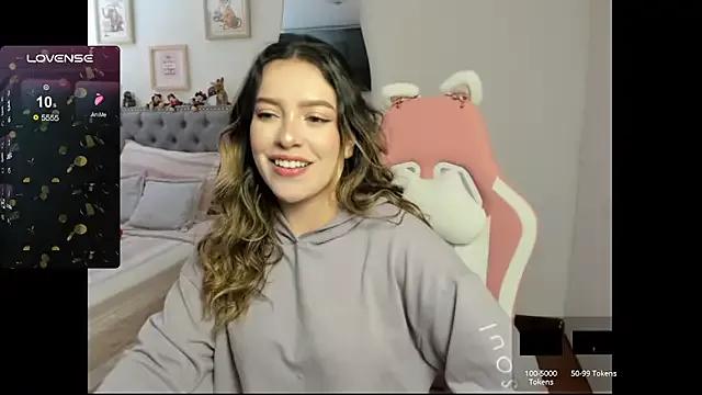 Explore our live girls sluts from our Custom and Multi clubs and checkout exclusive access to highly interactive content, such as shape, hair, titties, pussy type and many more.
