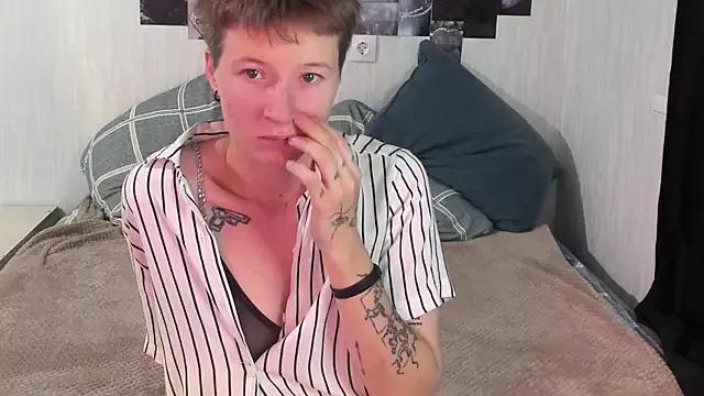 Sandraa_aaa from StripChat is Freechat