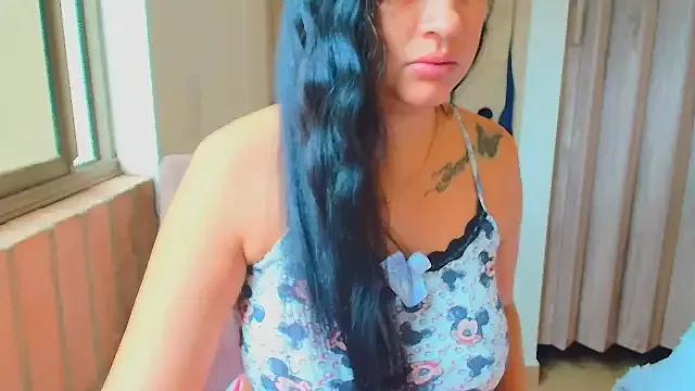 sara2520 from StripChat