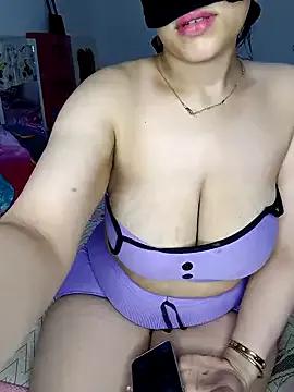 Sara_alasd from StripChat is Freechat