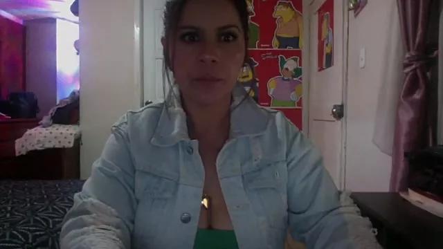 Sara_Brandon from StripChat