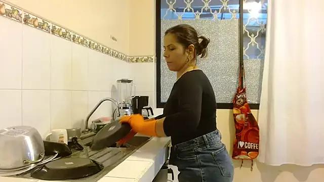Sara_Brandon from StripChat