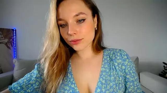 Sara_Browney from StripChat