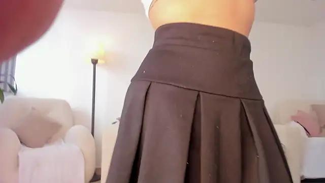 Explore our live girls sluts from our Custom and Multi clubs and checkout exclusive access to highly interactive content, such as shape, hair, titties, pussy type and many more.