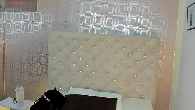 Sara_Desire from StripChat
