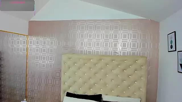 Sara_Desire from StripChat