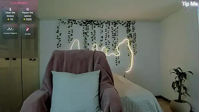 sara_doll77 from StripChat