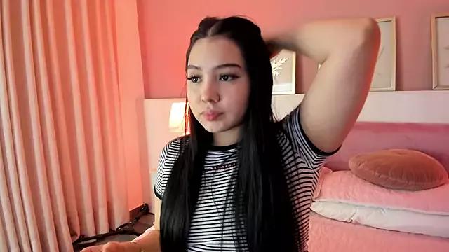 Explore our live girls sluts from our Custom and Multi clubs and checkout exclusive access to highly interactive content, such as shape, hair, titties, pussy type and many more.