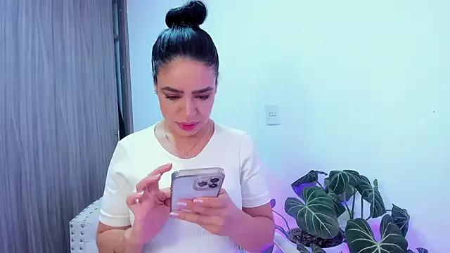 Sara_Leblanc from StripChat