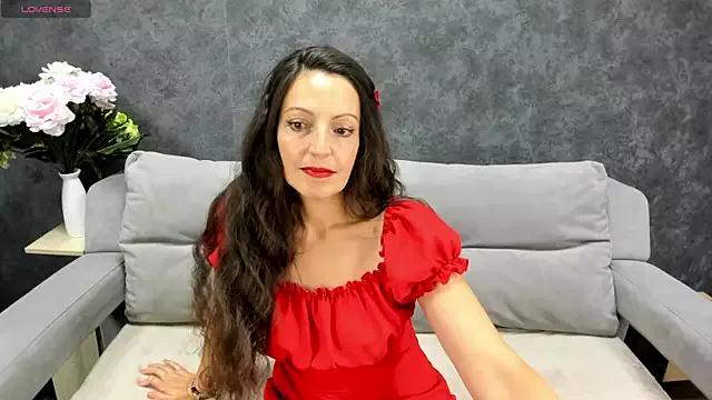 Sara_Leewis from StripChat is Freechat