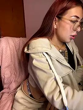 Sara_pink18 from StripChat is Freechat