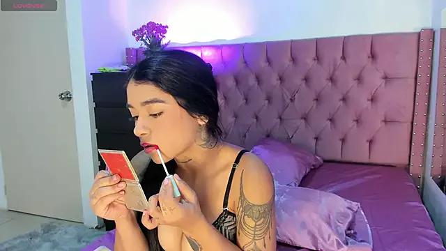sara_ramirez01 from StripChat is Freechat