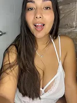Explore our live girls sluts from our Custom and Multi clubs and checkout exclusive access to highly interactive content, such as shape, hair, titties, pussy type and many more.