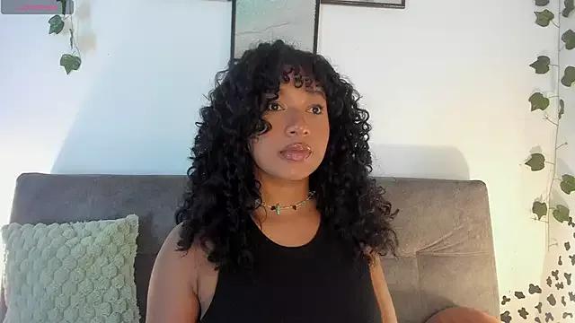 sara_sophieee from StripChat