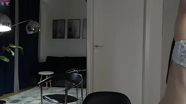 Sara_Tranquil from StripChat