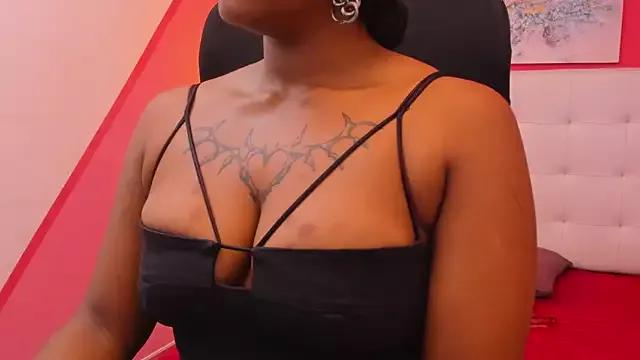 Saraa_Graham from StripChat is Freechat