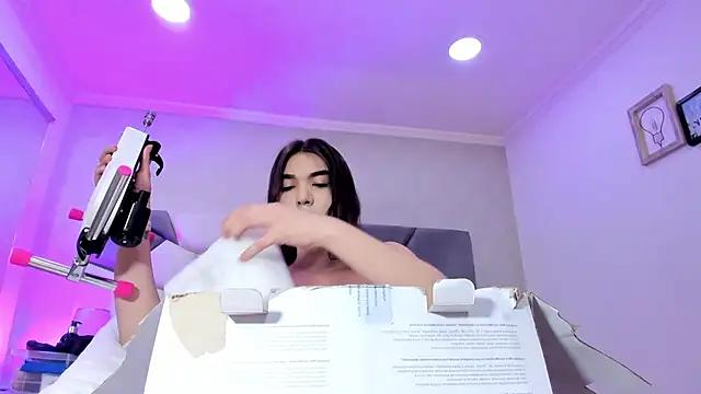 saracaball_ from StripChat