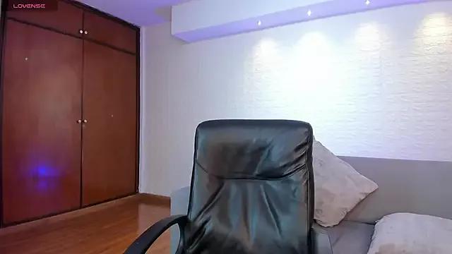 saracorraless from StripChat