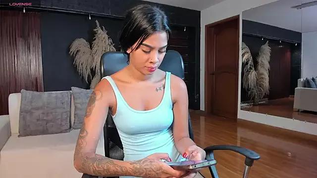 saracorraless from StripChat