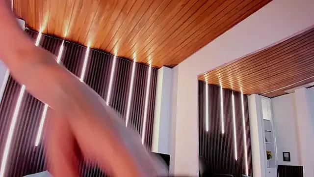 saracorraless from StripChat