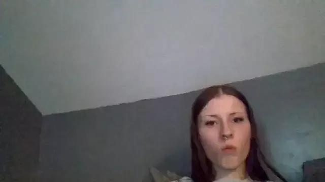 sarah2007 from StripChat is Freechat