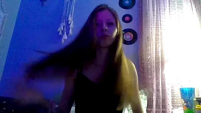 sarah2007 from StripChat is Freechat