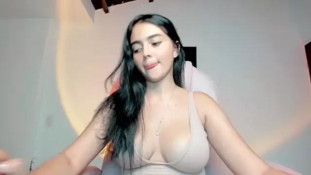 Sarah_angell from StripChat