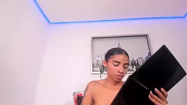 sarah_ashbourne from StripChat