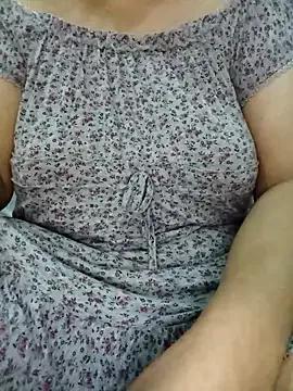 sarah_dlo3a from StripChat is Freechat