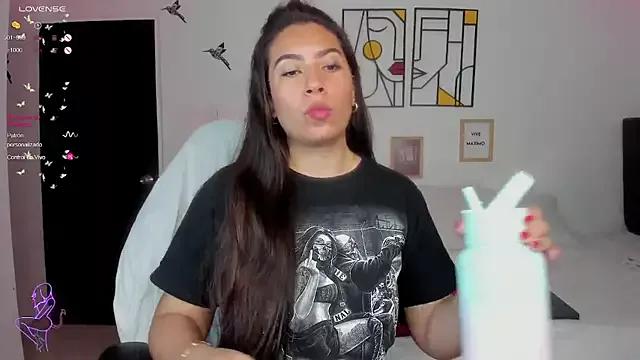 Sarah_Jamess from StripChat