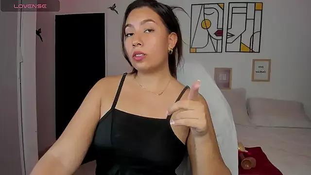 Sarah_Jamess from StripChat