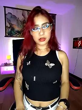 sarah_lark_ from StripChat is Freechat