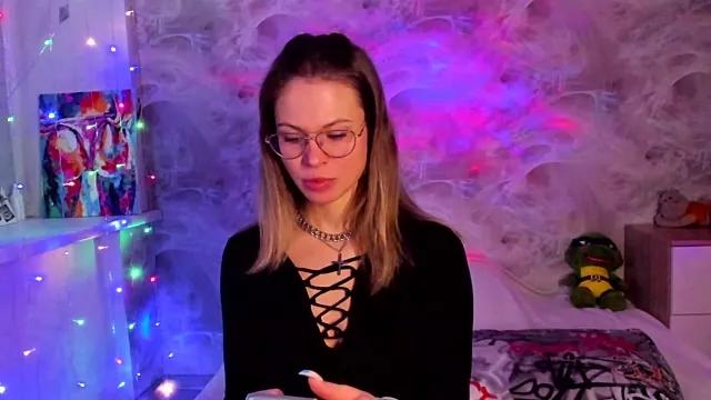 sarah_shot from StripChat