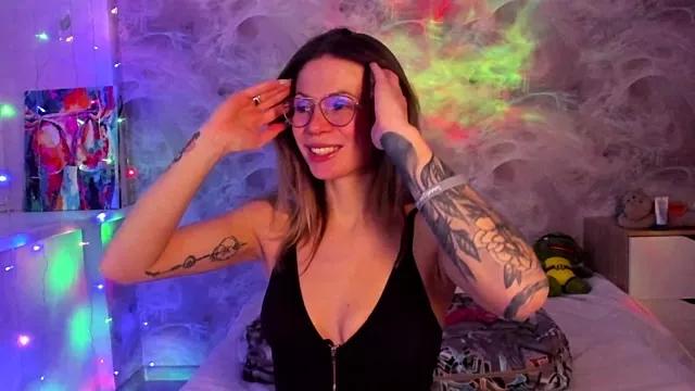 sarah_shot from StripChat