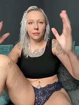 Explore our live girls sluts from our Custom and Multi clubs and checkout exclusive access to highly interactive content, such as shape, hair, titties, pussy type and many more.