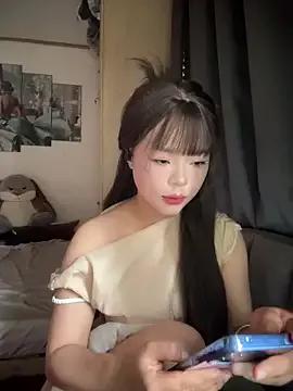 SarahBeii from StripChat is Freechat