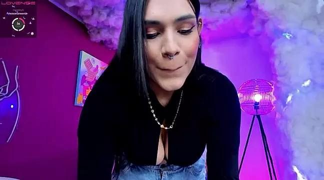 sarahboo_ from StripChat